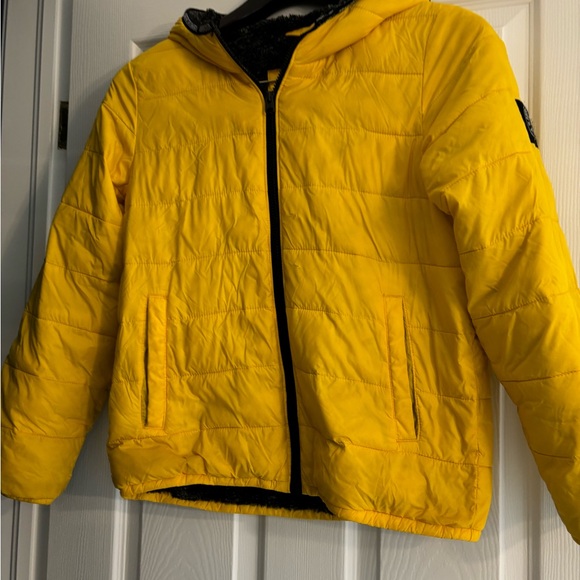 Boys Jacket with hood -Yellow, cozy, barely worn. Perfect for cool summer nights - Picture 2 of 4